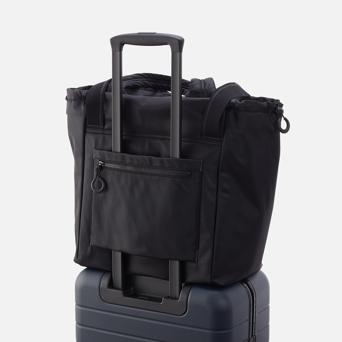 PLACES TO GO Tote in CaRefiber recycled nylon - Ocean - Image 11