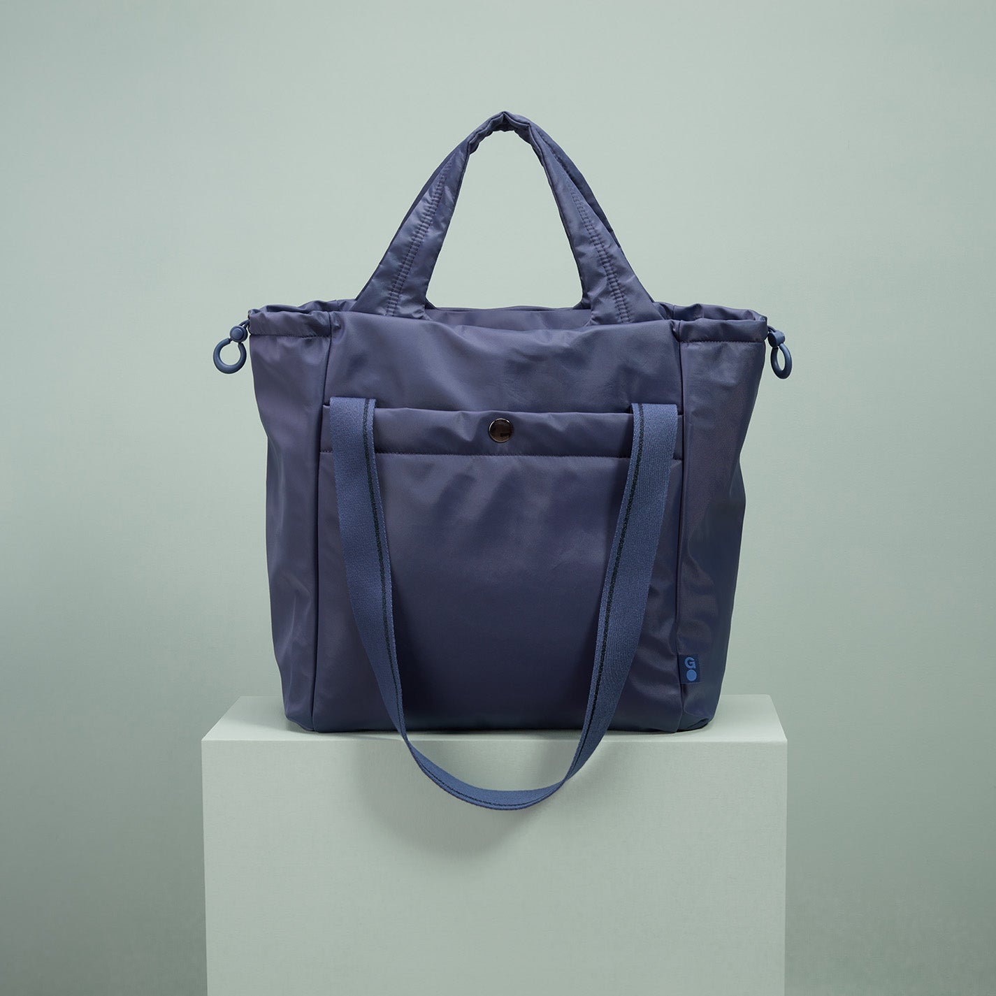 PLACES TO GO Tote in CaRefiber recycled nylon - Ocean - Image 12