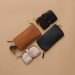 Alternative view of Blink Glasses Holder in Pebbled Leather - Black