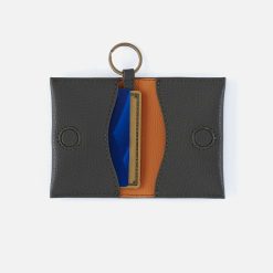 Alternative view of Vida Card Case in Micro Pebbled Leather - Desert Palm