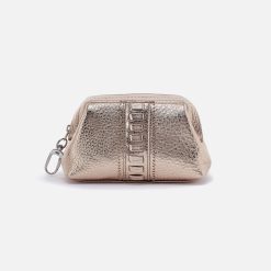 Nila Pouch In Metallic Leather - Cameo Quartz