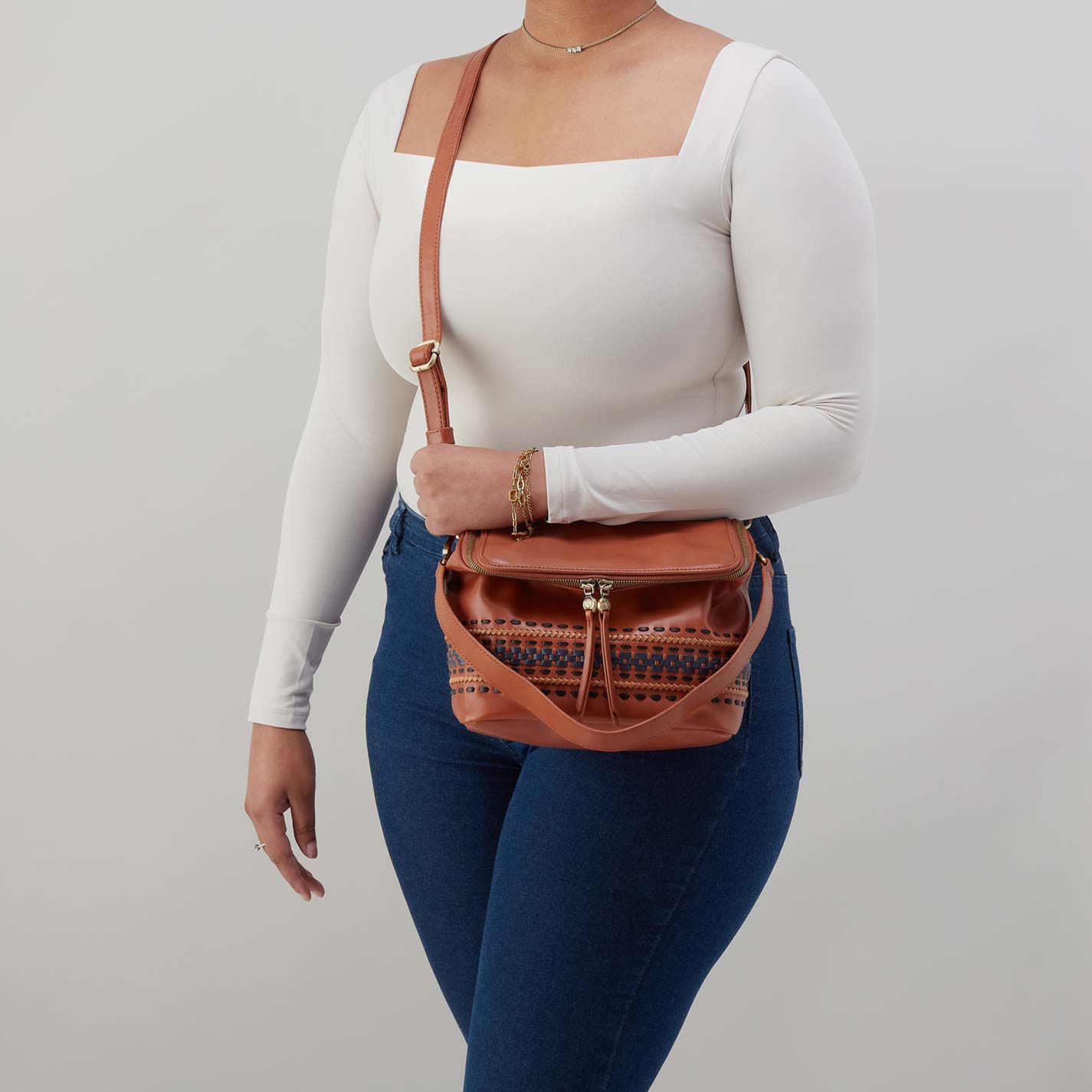 Fernwell Medium Crossbody in Smooth Leather with Multi Stitch - Timberline - Image 2