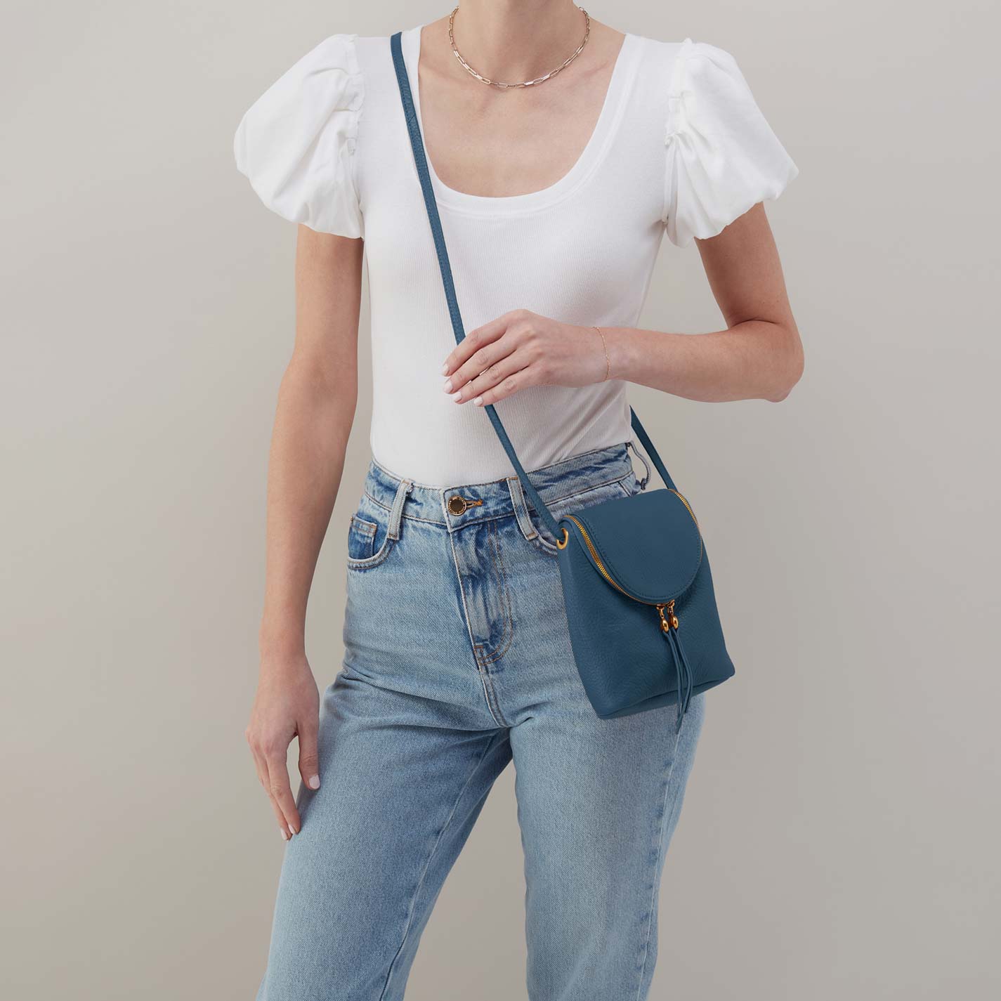 Fern Crossbody in Pebbled Leather - Peacock Feather - Image 3